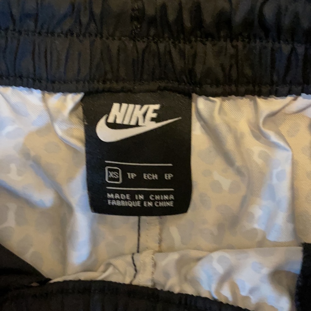 Nike - Picture 5 of 6